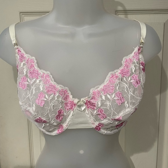 Secret Treasures Plus Size Pink and White Floral Lace Bra - Picture 3 of 7